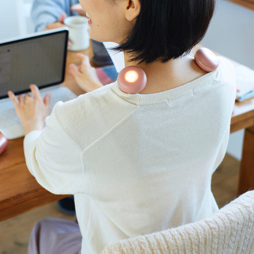 ボタンひとつで使える「火を使わないお灸」